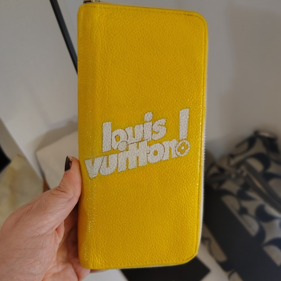 Louis Vuitton Yellow Wallet - Picture 2 of 16